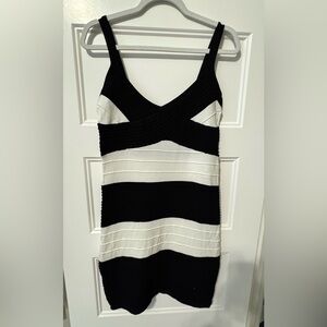 Guess Wilkes Black White Bandage Sweater
Dress XL Bodycon Sleeveless